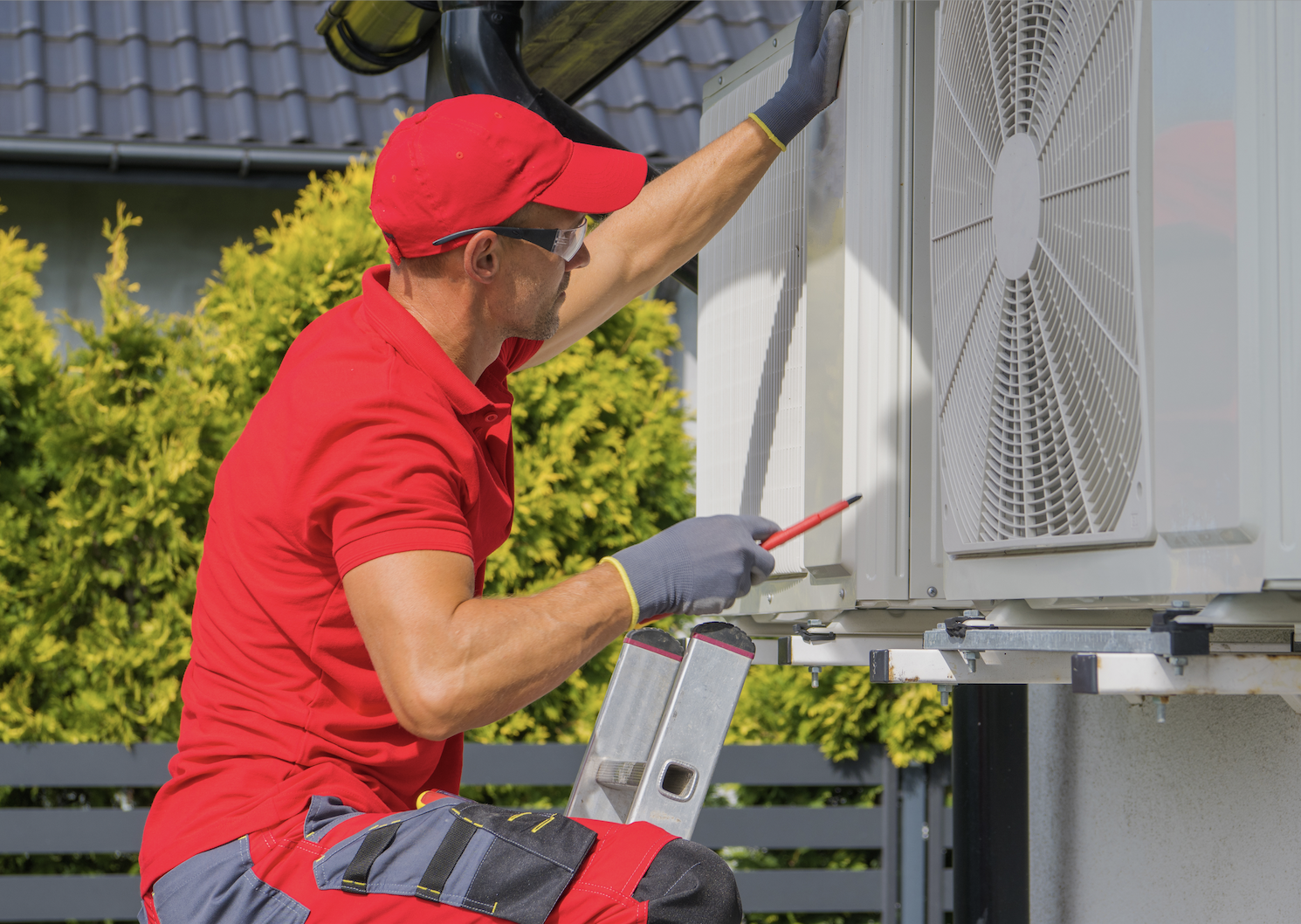 Air conditioning with a bad smell? Find out how to solve it